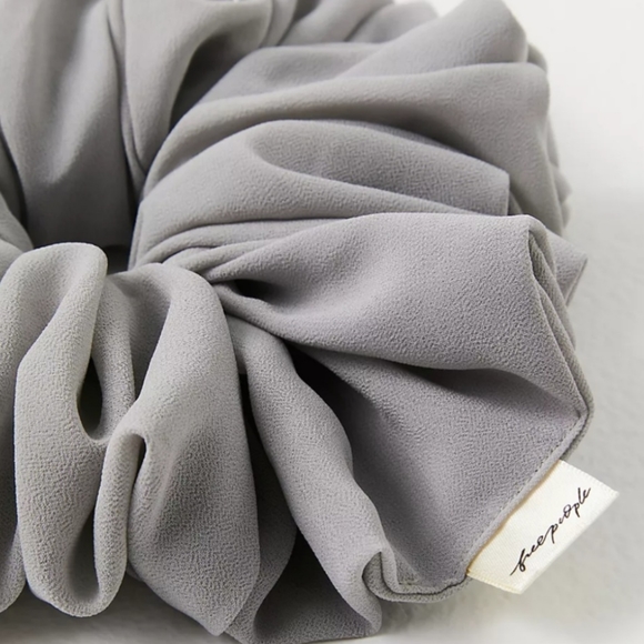 Free People chiffon jumbo scrunchie - Picture 3 of 6